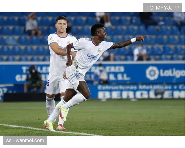 安切洛蒂动态防守结构应对强敌,皇马放弃控球专注快速转换 安切洛蒂动态防守结构应对强敌,皇马放弃控球专注快速转换